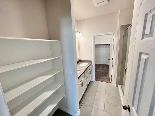 704 Long RUN, Liberty Hill, TX 78642