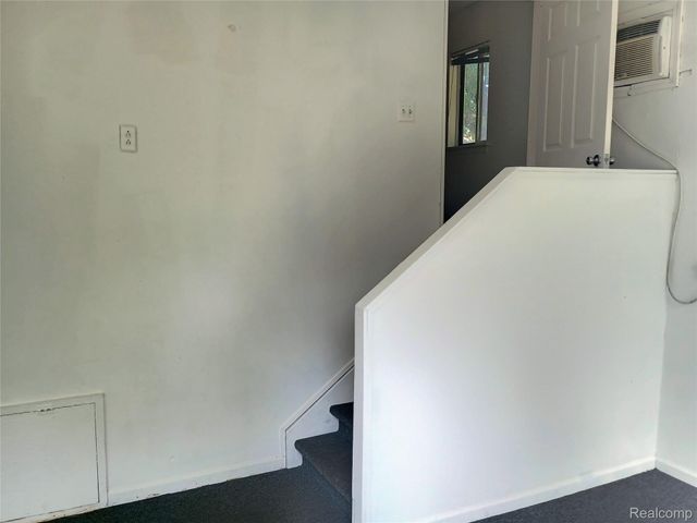 363 W Huron Street, Pontiac, MI 48341