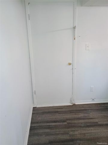 363 W Huron Street, Pontiac, MI 48341