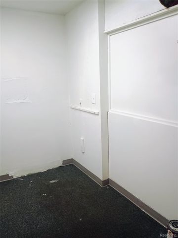 363 W Huron Street, Pontiac, MI 48341