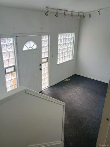 363 W Huron Street, Pontiac, MI 48341