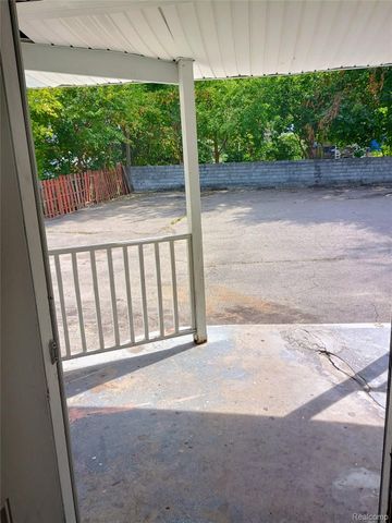 363 W Huron Street, Pontiac, MI 48341