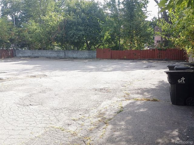 363 W Huron Street, Pontiac, MI 48341