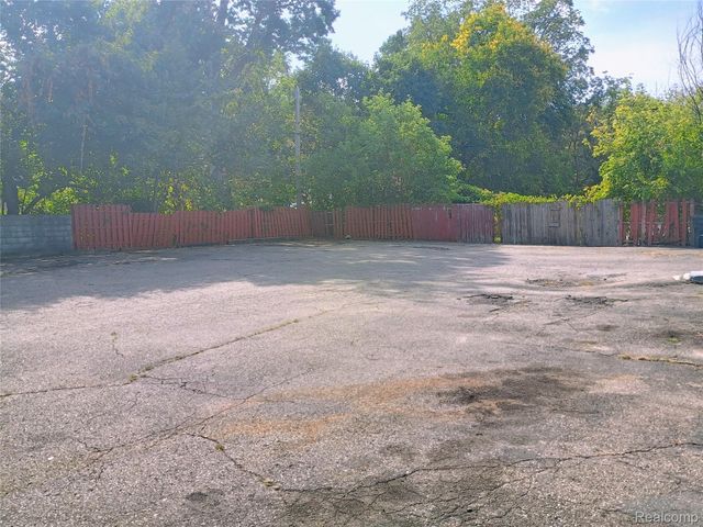 363 W Huron Street, Pontiac, MI 48341