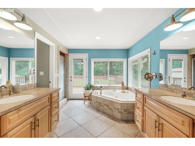 10603 Ne 207TH Ave, Brush Prairie, WA 98606