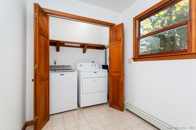 8 Phoebee Lane, Brookfield, CT 06804