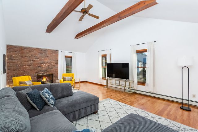 8 Phoebee Lane, Brookfield, CT 06804