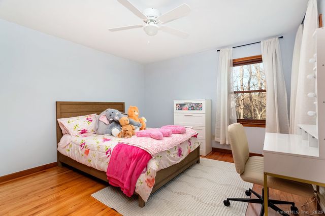 8 Phoebee Lane, Brookfield, CT 06804