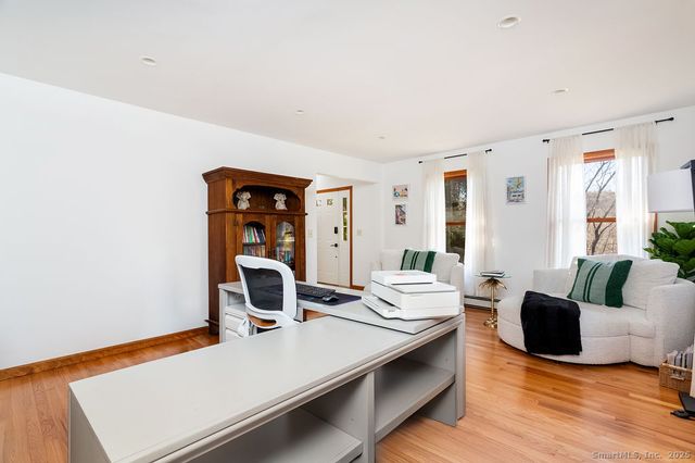 8 Phoebee Lane, Brookfield, CT 06804