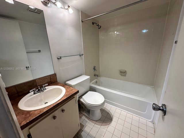 7200 NW 179th Street 311, Hialeah, FL 33015