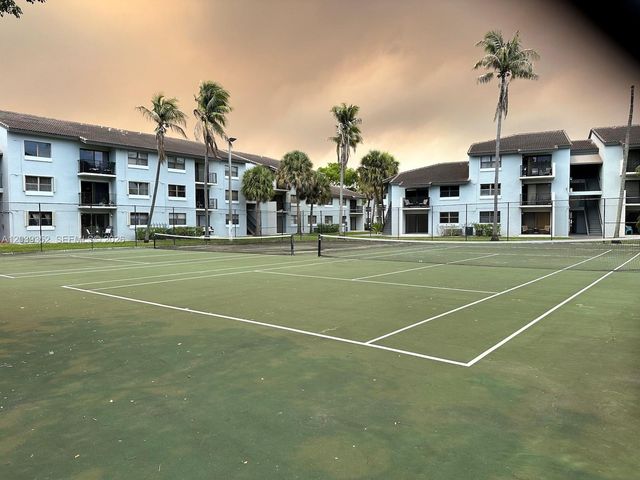7200 NW 179th Street 311, Hialeah, FL 33015