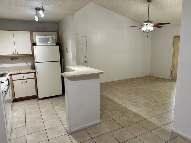 7200 NW 179th Street 311, Hialeah, FL 33015