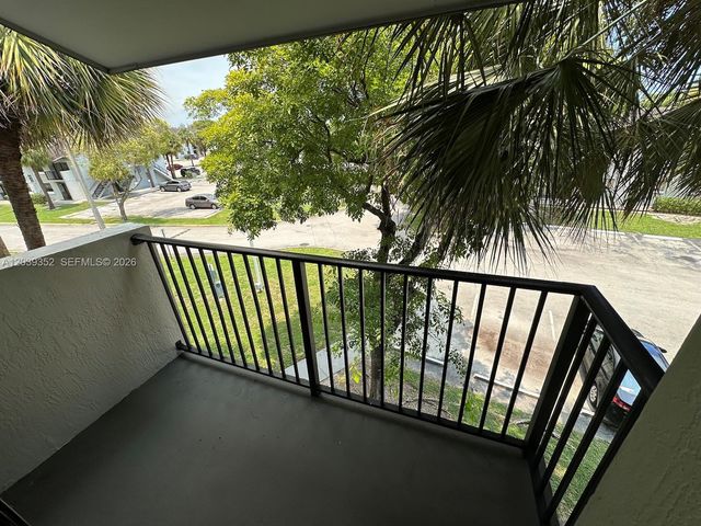 7200 NW 179th Street 311, Hialeah, FL 33015