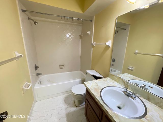 4801 BLACK PINE Court, Jacksonville, FL 32210