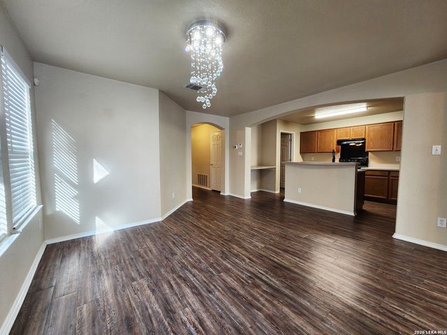 5402 TOMAS CIR, San Antonio, TX 78240