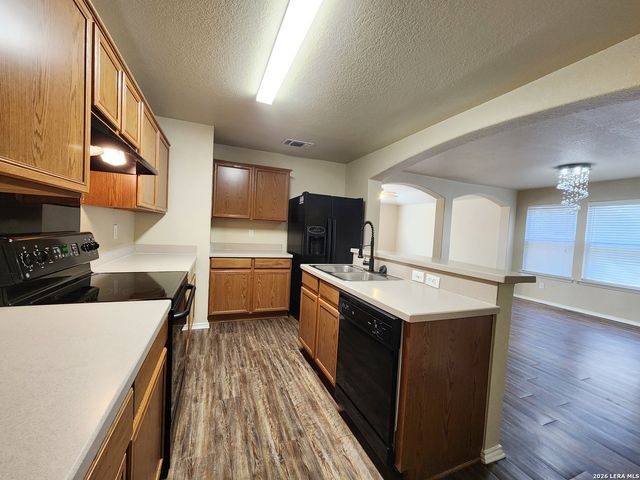 5402 TOMAS CIR, San Antonio, TX 78240