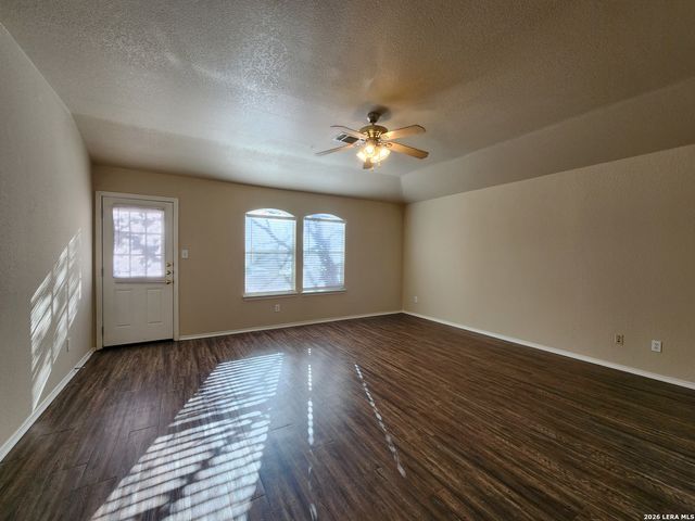 5402 TOMAS CIR, San Antonio, TX 78240