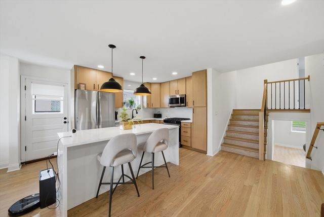 9536 Tripp Avenue, Skokie, IL 60076