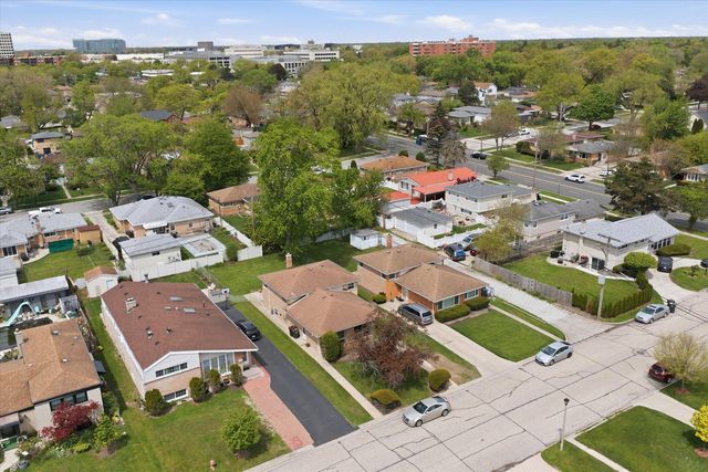 9536 Tripp Avenue, Skokie, IL 60076