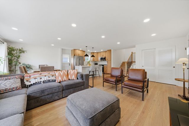 9536 Tripp Avenue, Skokie, IL 60076