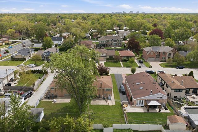 9536 Tripp Avenue, Skokie, IL 60076