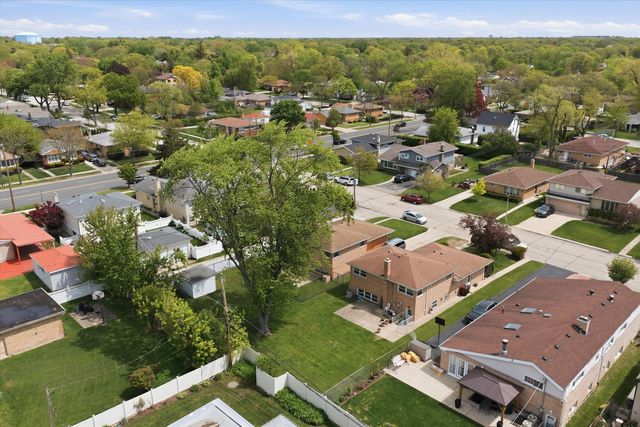 9536 Tripp Avenue, Skokie, IL 60076