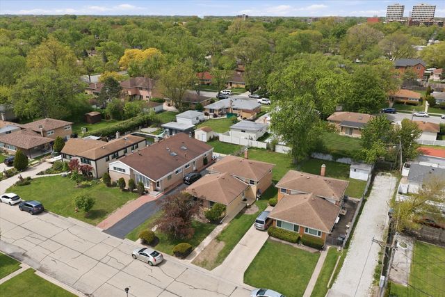 9536 Tripp Avenue, Skokie, IL 60076