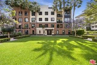12526 W Fielding Circle 6, Los Angeles, CA 90094