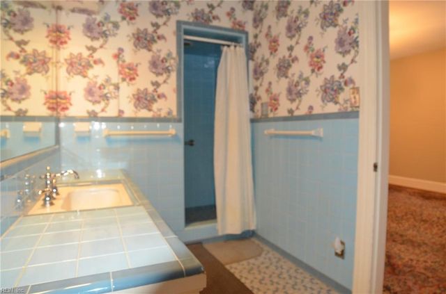 100 Sunset DR, Franklin, VA 23851