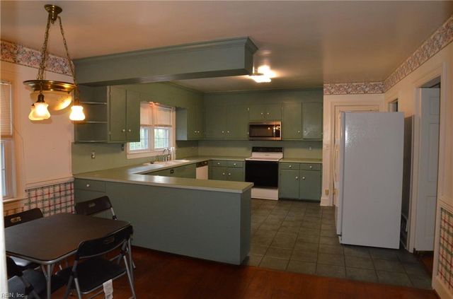 100 Sunset DR, Franklin, VA 23851