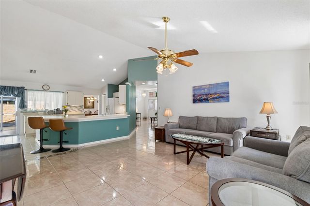 907 BRITTANY PARK BOULEVARD, Tarpon Springs, FL 34689