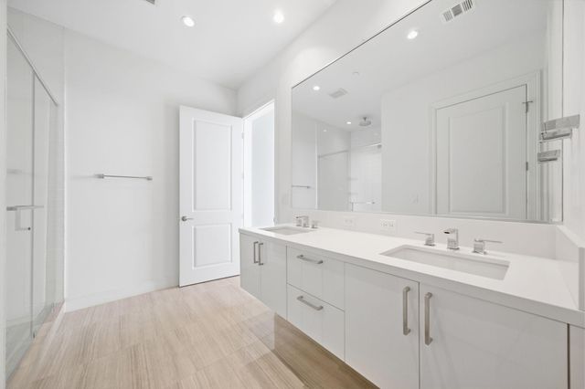 1211 Caroline Street 1302, Houston, TX 77002