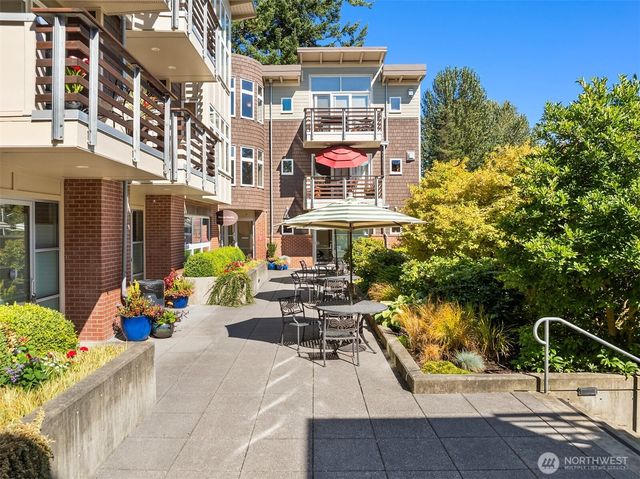 400 Winslow Way E #360, Bainbridge Island, WA 98110