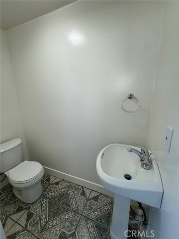 15643 Lassen, North Hills (los Angeles), CA 91343