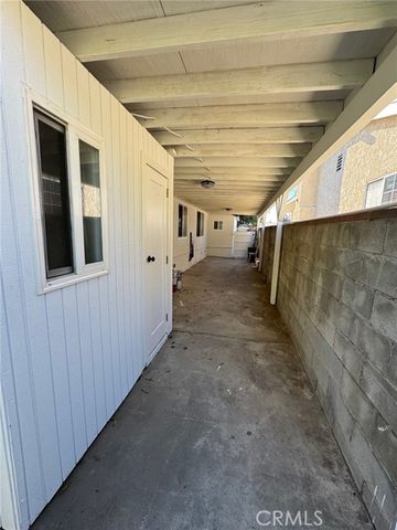 15643 Lassen, North Hills (los Angeles), CA 91343