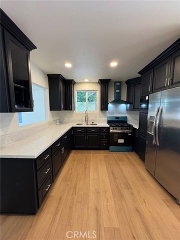 15643 Lassen, North Hills (los Angeles), CA 91343