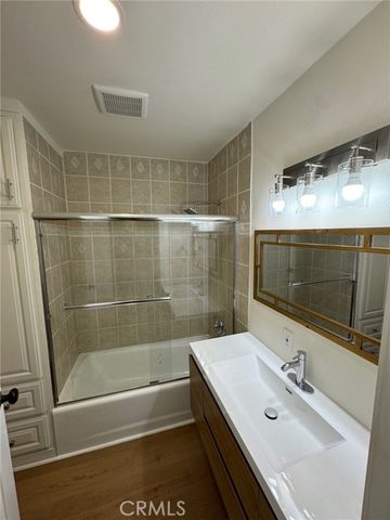 15643 Lassen, North Hills (los Angeles), CA 91343