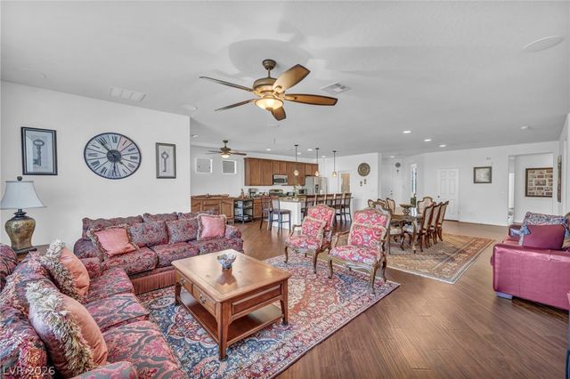 9076 Bridal Creek Avenue, Las Vegas, NV 89178