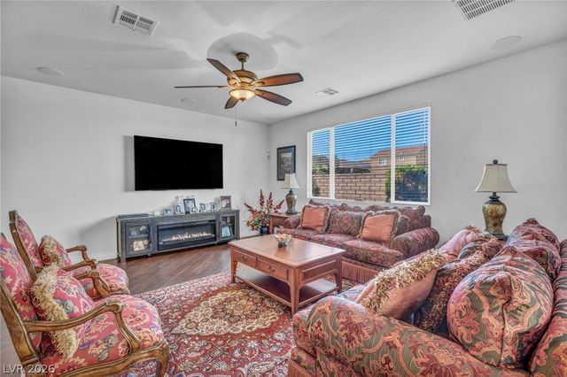 9076 Bridal Creek Avenue, Las Vegas, NV 89178