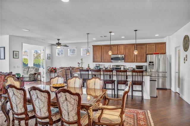 9076 Bridal Creek Avenue, Las Vegas, NV 89178