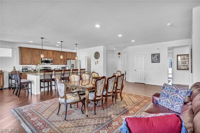 9076 Bridal Creek Avenue, Las Vegas, NV 89178