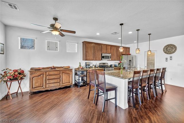 9076 Bridal Creek Avenue, Las Vegas, NV 89178