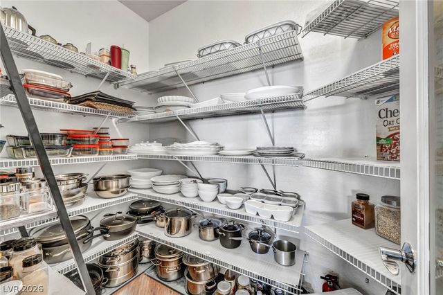 9076 Bridal Creek Avenue, Las Vegas, NV 89178