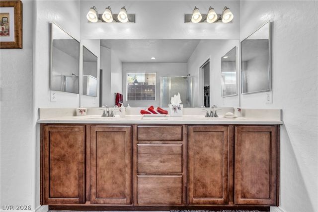 9076 Bridal Creek Avenue, Las Vegas, NV 89178