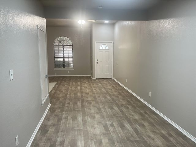 10524 Shadywood Drive, Fort Worth, TX 76140