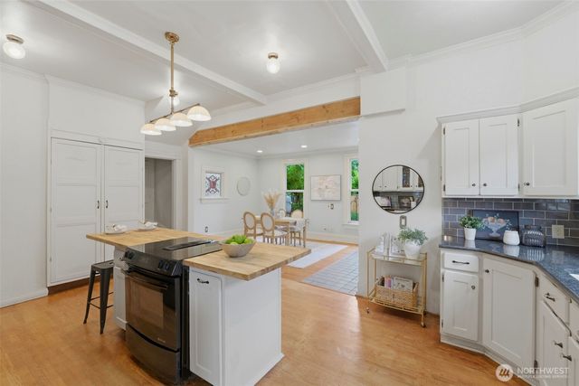 502 N E Street, Tacoma, WA 98403
