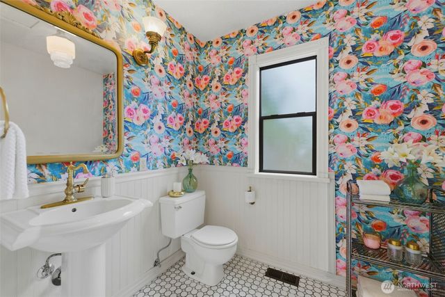 502 N E Street, Tacoma, WA 98403