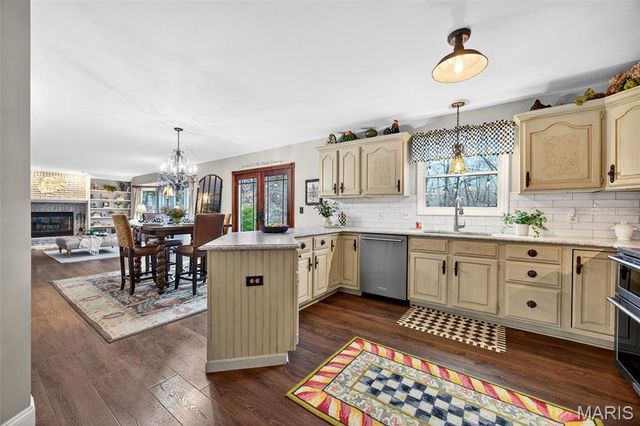 4 Rudder Court, Lake St Louis, MO 63367