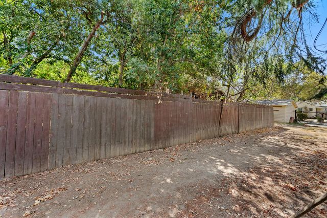 2410 41st St, Sacramento, CA 95817