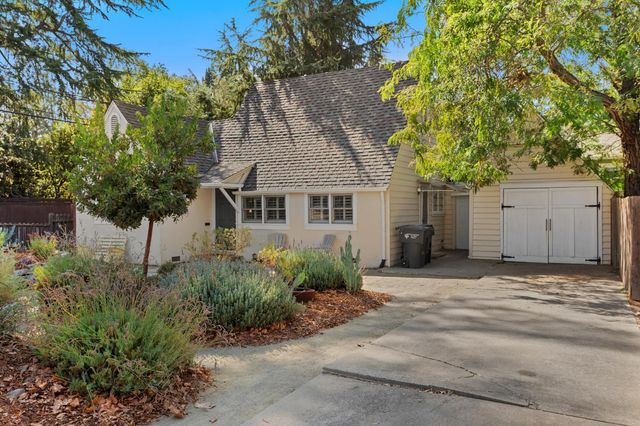 2410 41st St, Sacramento, CA 95817